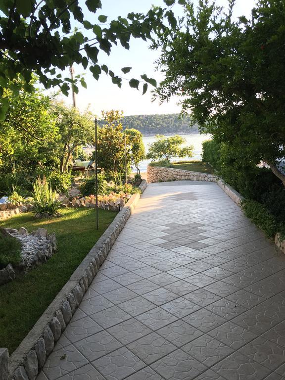 Apartment Biserka Barbat na Rabu Exterior photo