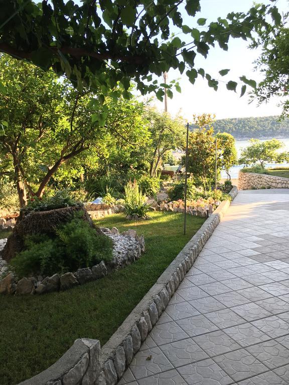 Apartment Biserka Barbat na Rabu Exterior photo