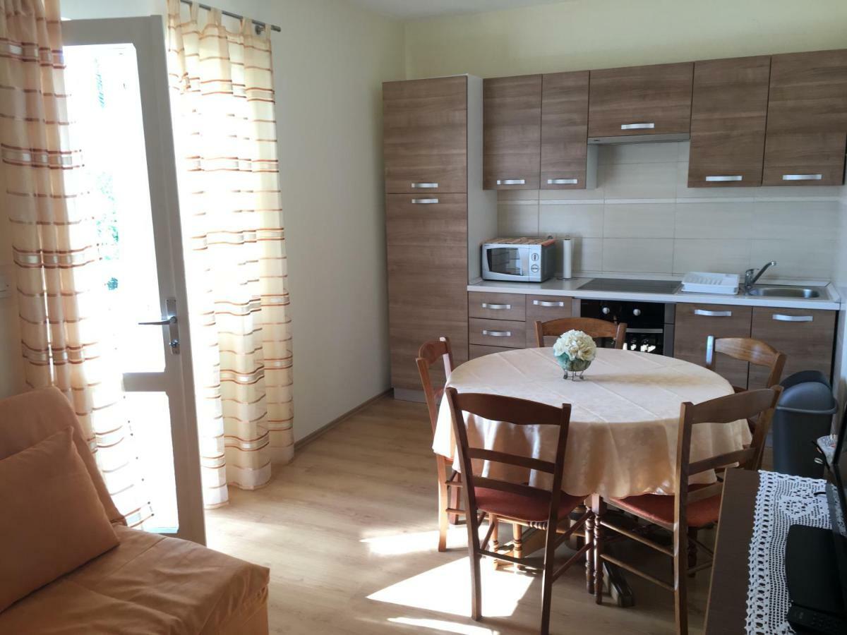 Apartment Biserka Barbat na Rabu Exterior photo