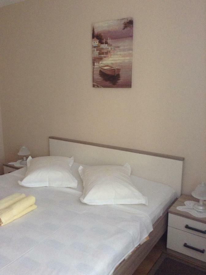 Apartment Biserka Barbat na Rabu Exterior photo