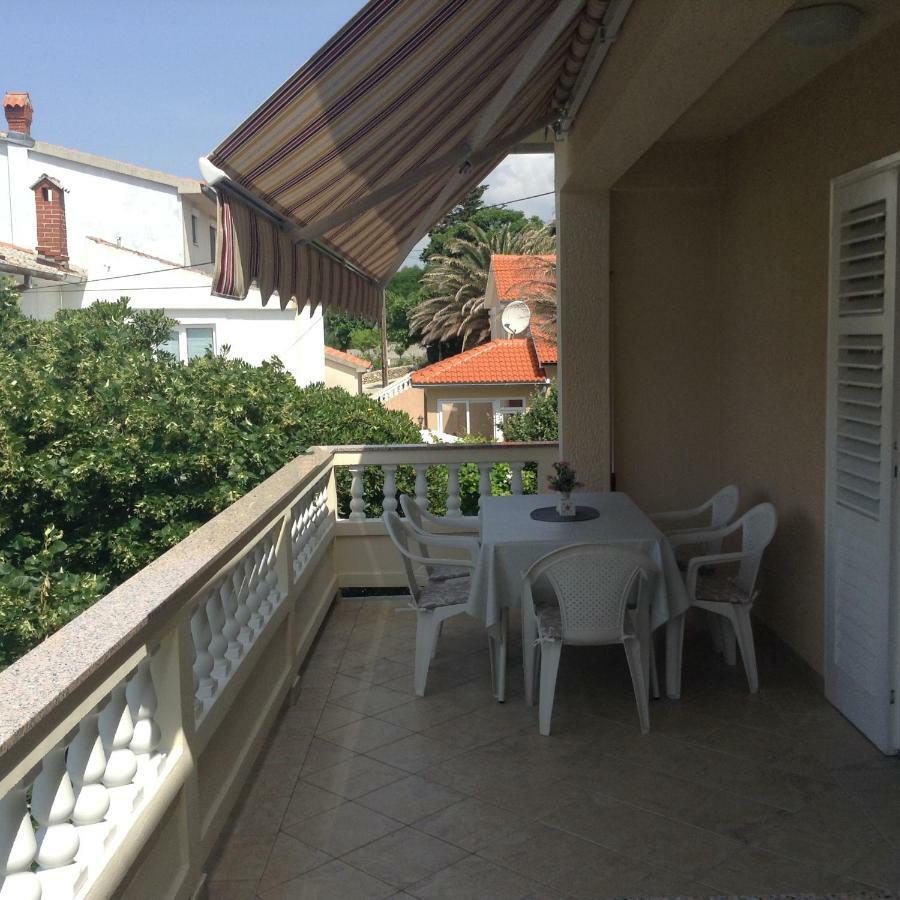 Apartment Biserka Barbat na Rabu Exterior photo